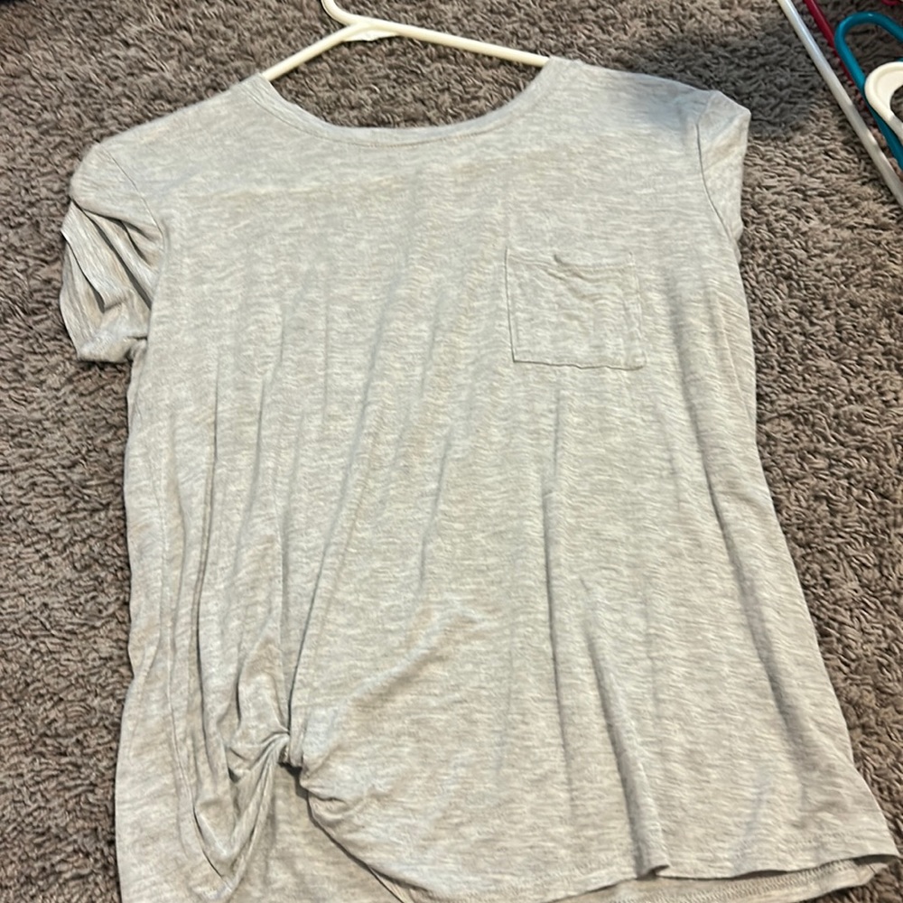 Girls plain grey tee.